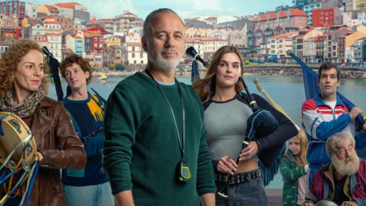 Cartel de la película Rondallas, en el que aparecen actores como Javier Gutiérrez, Tamar Novas o María Vázquez.