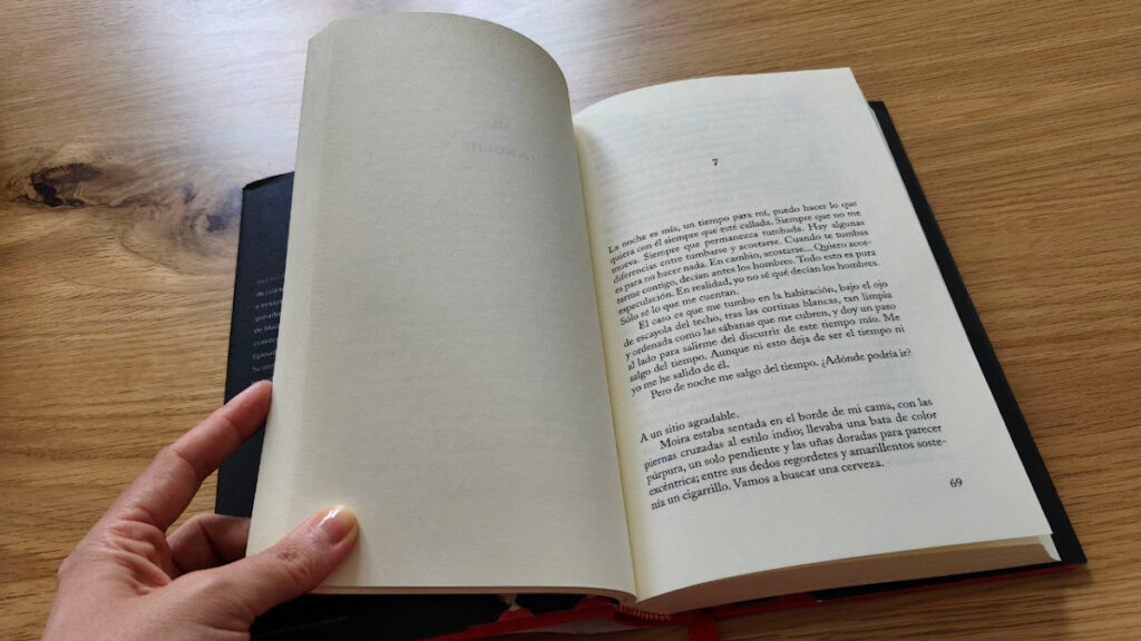 Lectura del libro 'El cuento de la criada'.