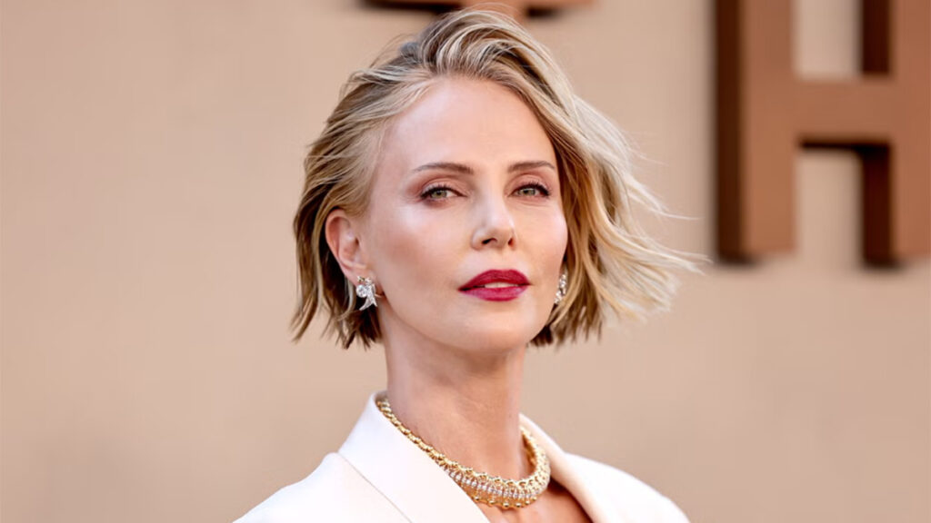 Piropos de Charlize Theron en 'La Odisea' a Matt Damon, ¡asegura que su cuerpo es increíble y no podía dejar de mirarle!