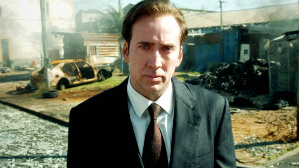 Nicolas Cage interpretando a Yuri Orlov, protagonista de 'El señor de la guerra' y también de su secuela, 'El señor de la guerra 2'.