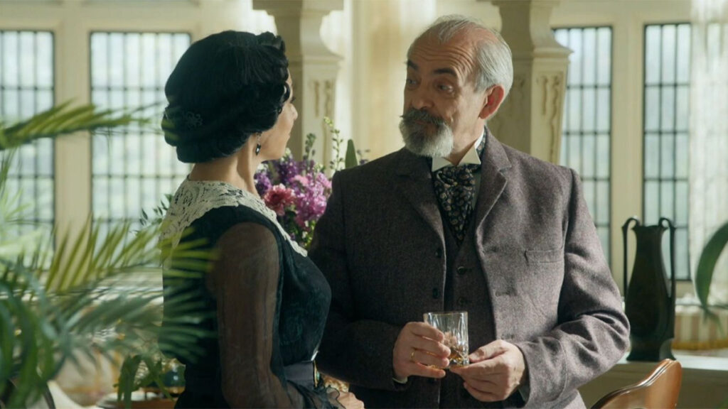 Dos protagonistas de la novela de La 1, ajenos a por qué no hay 'La Promesa' hoy.