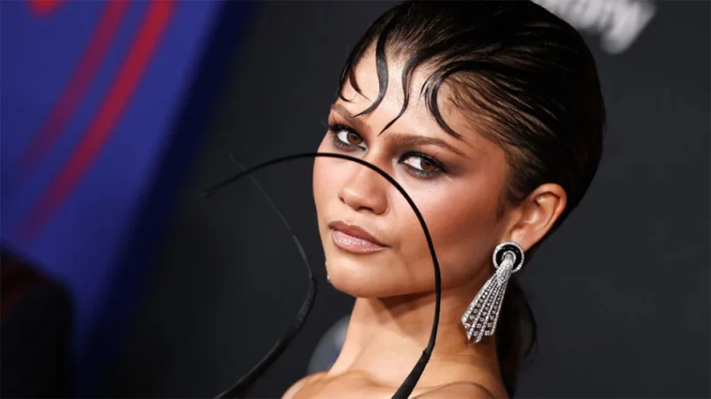 El look de Zendaya en 'Spider-Man: Brand New Day' durante la premiere de la película en Los Ángeles fue de lo más comentado, ¡aunque su vestido blanco del estreno de Londres no se quedó atrás!