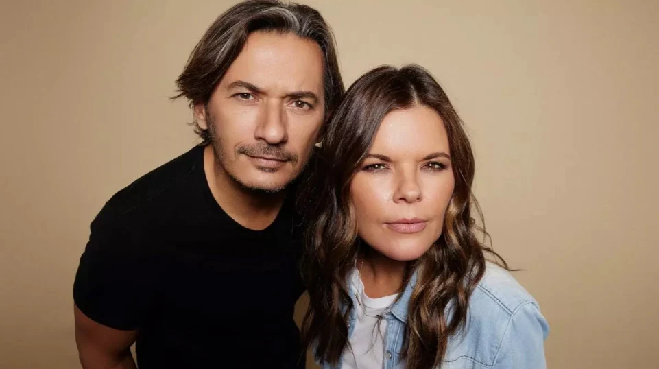 Alberto Caballero y Laura, creadores de 'La que se avecina', una serie que está haciendo historia en la televisión española.