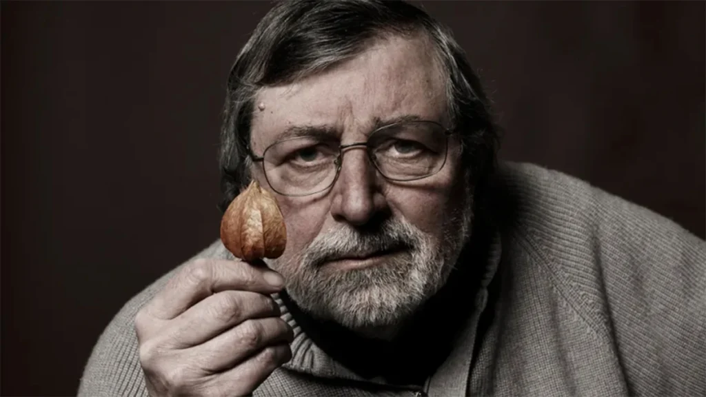 Francesco Guccini ha muerto a los 86 años en Pàvana, la localidad que marcó toda su obra.