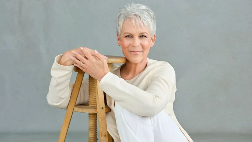 La actriz está en su mejor momento: a sus 67 años, acaba de terminar de grabar la temporada 2 de 'Scarpetta', ¡Jamie Lee Curtis está que se sale!