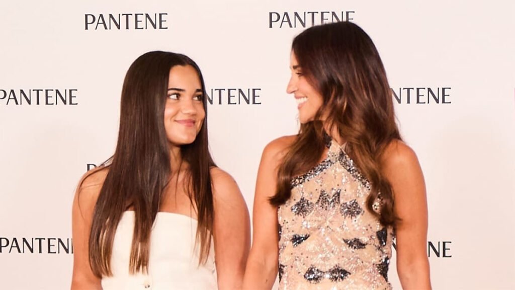 Paula Echevarría y su hija Daniella Bustamante coinciden con pantalones anchos, ¡pero los visten de forma muy disinta!