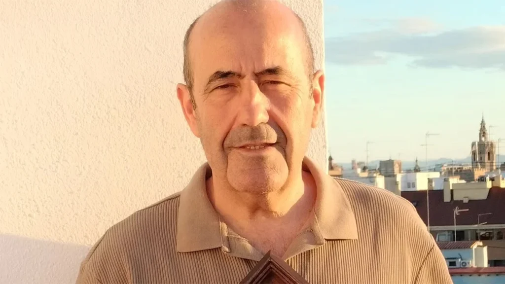 Ha muerto Paco Sarro, clásico actor secundario en películas y series valencianas que trabajó con Álex de la Iglesia.