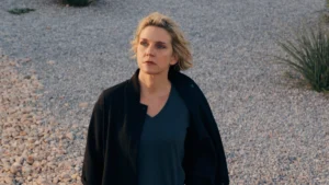 Rhea Seehorn es Carol Sturka en 'Pluribus'.