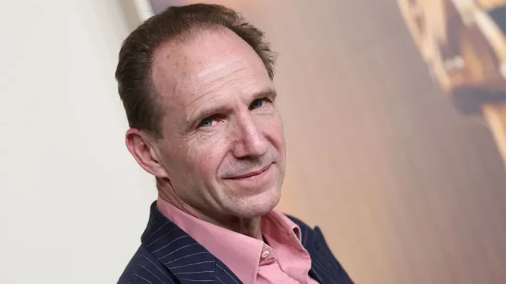 Descubre cuál es la película favorita de Ralph Fiennes, cuál se arrepintió de rodar y qué trabajos suyos están por llegar. ¡El primero tiene que ver con 'Los juegos del hambre'!