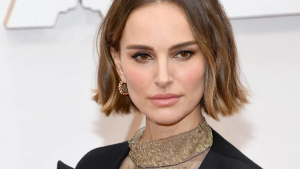 Parecía imposible mezclar a Natalie Portman y Rachel Cusk en un mismo titular, pero aseguran que el último libro de la escritora, 'Life of M', hablaría sobre la actriz, ¡y no precisamente bien!