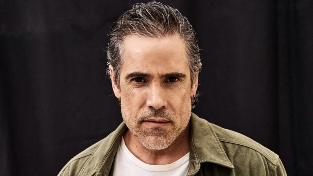 Unax Ugalde vuelve a los cines con el estreno de 'La ventana abierta' y aprovecha para lanzar un mensaje al sector en España.