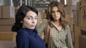 Gaia Girace y Margherita Mazzucco, en 'La amiga estupenda'.