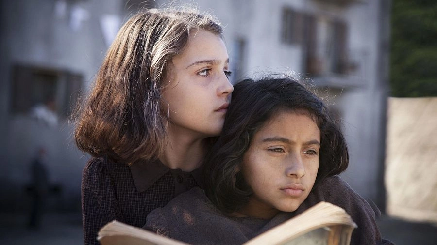 Elisa del Genio y Ludovica Nasti, en 'La amiga estupenda'.