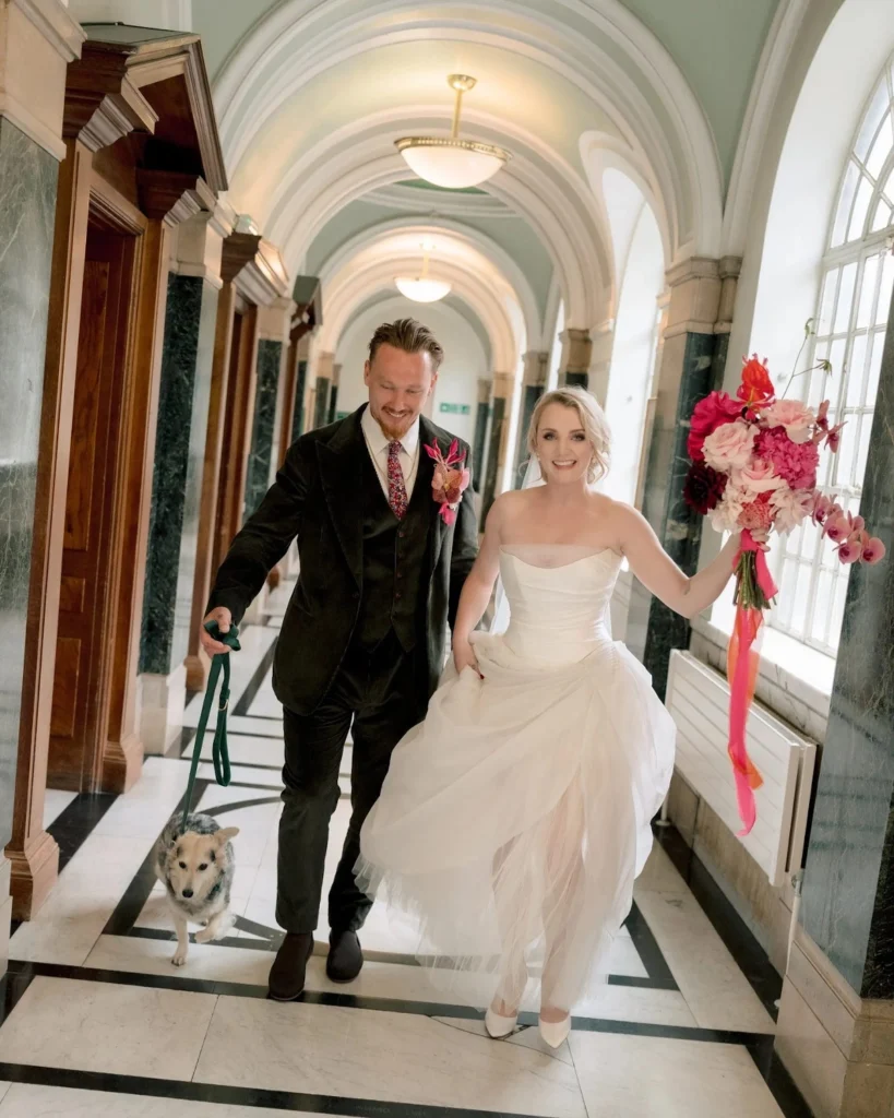 Malo acompañó a Evanna Lynch y Denis Skinner en su boda.