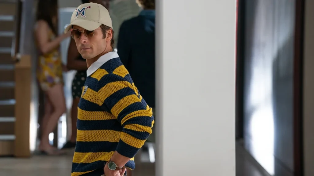 Glen Powell es Becket Redfellow en 'Jugada maestra'.