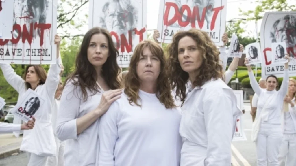 Liv Tyler, Ann Dowd y Amy Brenneman, en 'The Leftovers'.