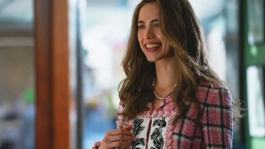 Margaret Qualley es Julia, un personaje clave en 'Jugada maestra'.