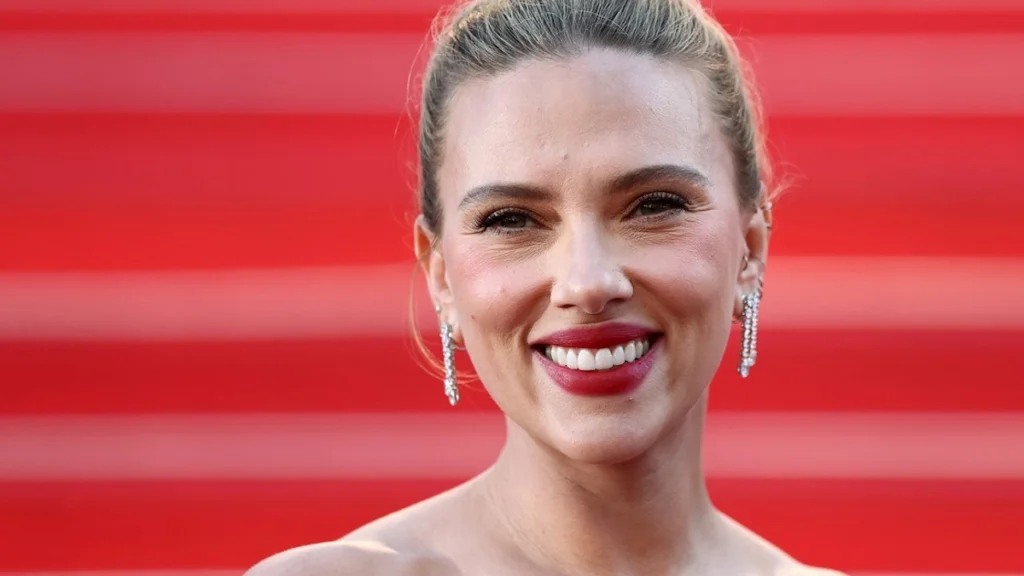 Scarlett Johansson desvela el origen de su marca de skincare.