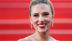 Scarlett Johansson desvela el origen de su marca de skincare.