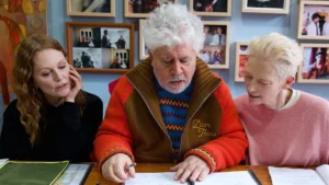 El director cumple 77 años y lo celebramos con un repaso a 11 de las mejores películas de Pedro Almodóvar, ¡dinos si las has visto todas!
