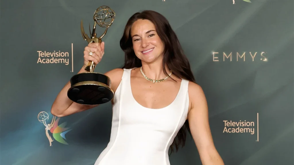 Los Emmy 2026 en categorías creativas premian a Shailene Woodley, David Harbour, 'Widow's Bay', 'The Pitt' y 'Spider-Noir', ¡entre otros muchos!