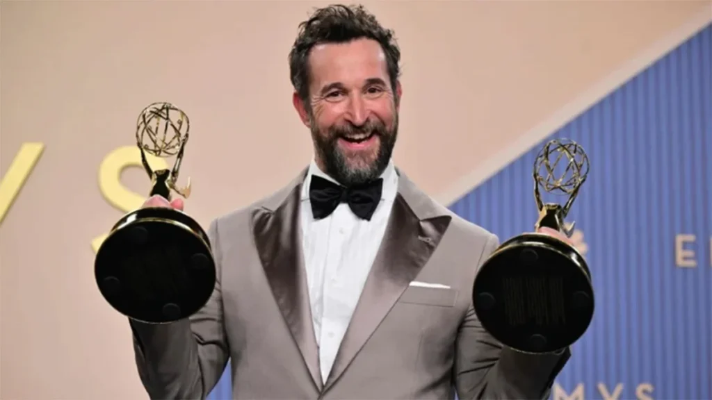 Noah Wyle vuelve a triunfar en los Emmy 2026 y 'The Pitt' gana por segundo año consecutivo el de mejor serie dramática, aunque la gran triunfadora de los Emmys 2026 es Widow's Bay con 14 estatuillas.