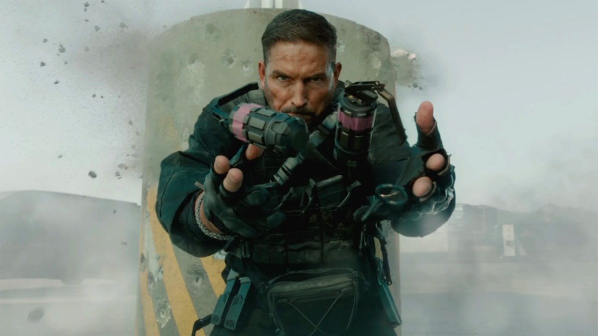 Jim Caviezel es 'Ghost Soldier', un letal exsoldado que vuelve a la acción para defender a sus vecinos de los abusos de una empresas con malas intenciones.
