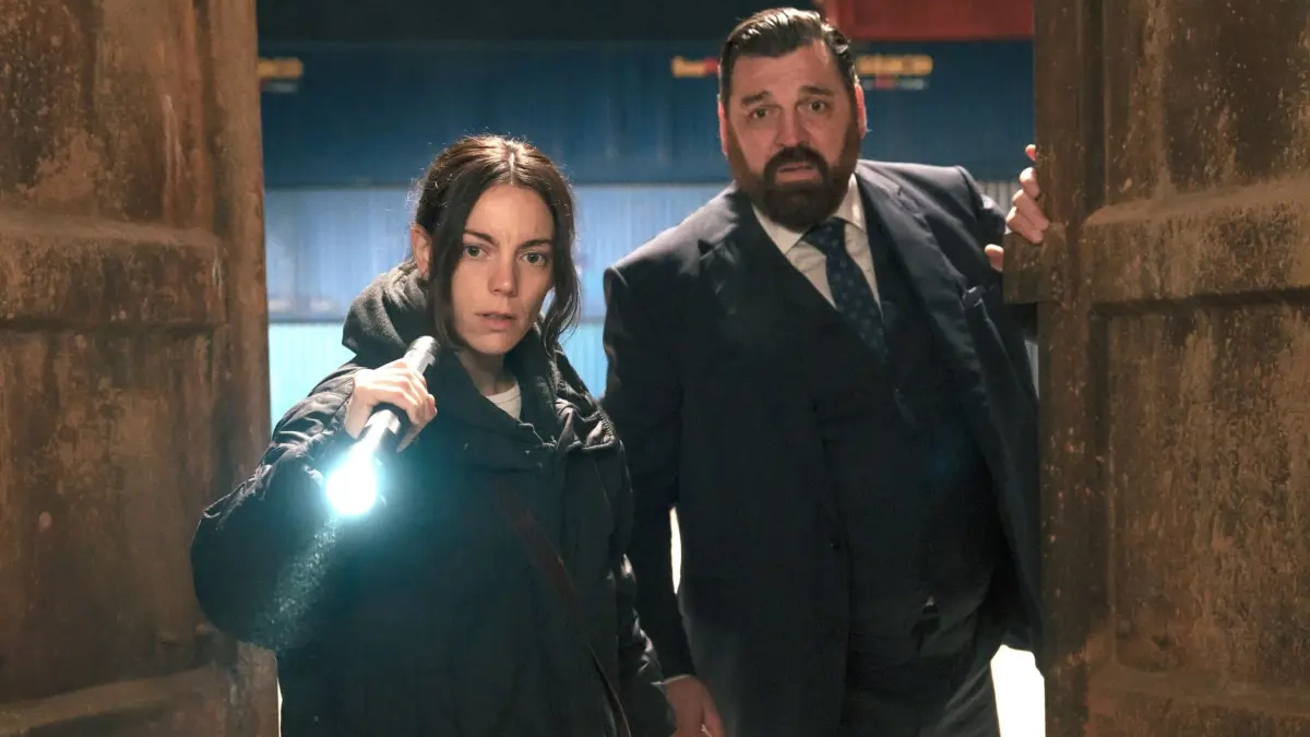 Vicky Luengo y Hovik Keuchkerian, protagonistas de 'Loba Negra'.