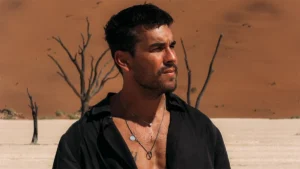 Mario Casas en 'Los hombres de Paco' dio vida a Aitor, personaje al que muchos acusaron de ponerse en medio de Lucas y Sarita.