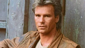 La serie 'MacGiver' cumple 41 años y yo empiezo a pensar que la vida va demasiado rápido. ¡Richard Dean Anderson, inventa algo rápido para parar esto!