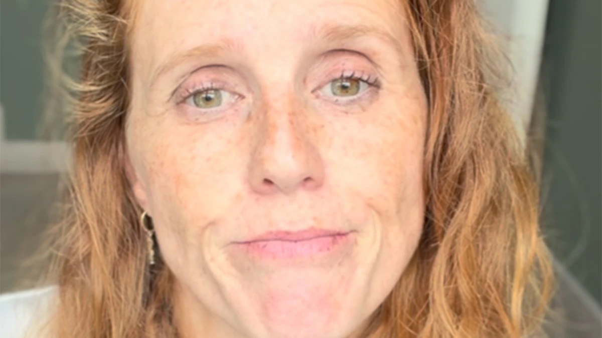 María Castro tiene tres hijas, pero también sufrió cinco abortos. Ahora, pasado un tiempo, cuenta para qué trabajo le sirvió la experiencia y que resultó "desgarrador y liberador".
