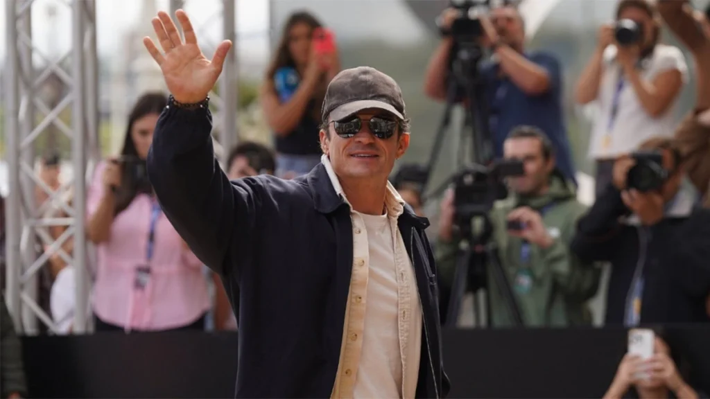 Orlando Bloom en San Sebastián, ¡primera gran estrella en llegar al Festival de Cine!