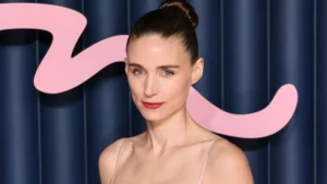 Quería interpretar a Audrey Hepburn, pero Rooney Mara solo estará cerca del papel yendo al cine a ver a Lilly Collins.