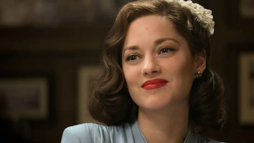 Marion Cotillard, en 'Aliados', que protagonizó junto a Brad Pitt.