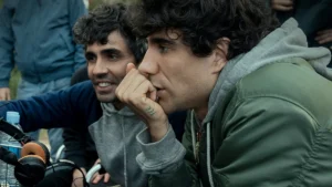 Los Javis, en el rodaje de 'La bola negra'.