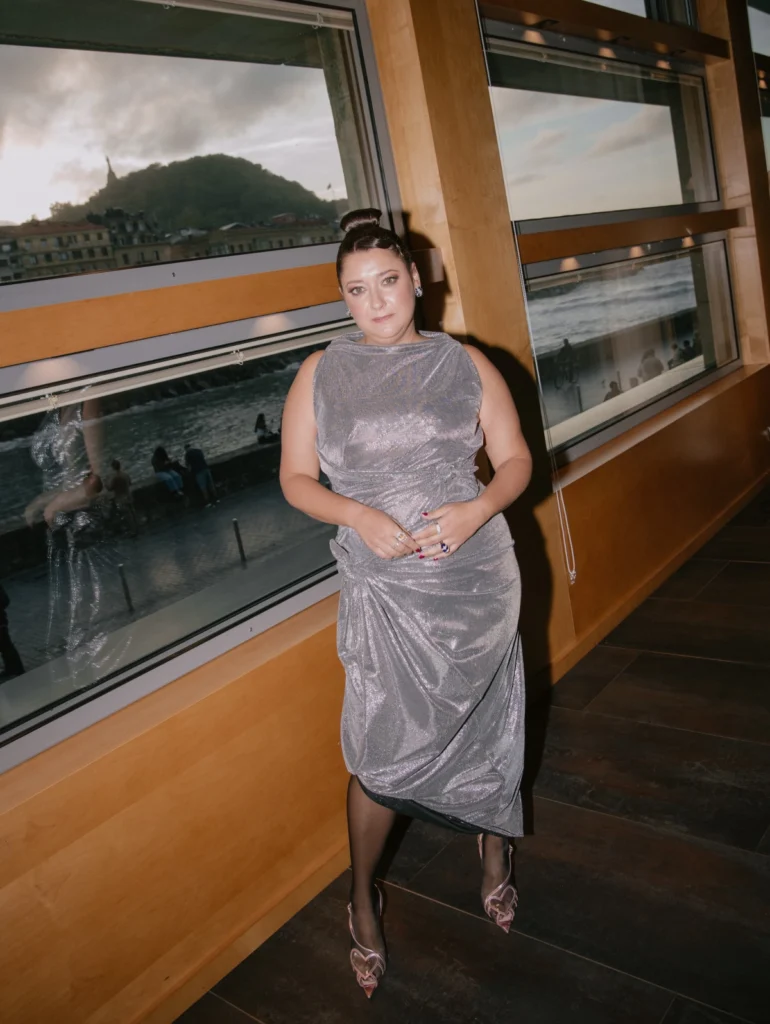 Mariona Terés, con diseño metalizado.