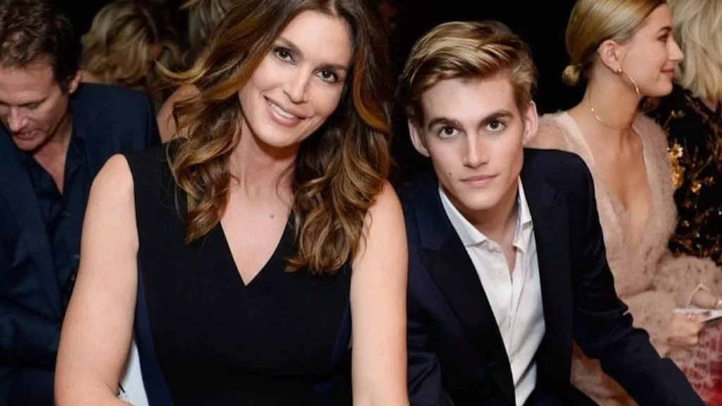 Cindy Crawford, junto a su hijo Presley Gerber, fallecido a los 27 años.
