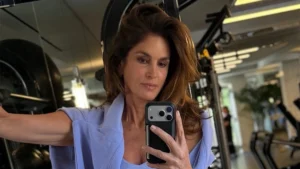 La modelo Cindy Crawford rompe su silencio casi un mes después de la muerte de su hijo, Presley Gerber, a los 27 años.