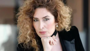¿Estrella Morente en 'La bola negra'? Aunque Los Javis han desvelado que ampliaron el personaje cuando se interesó en él Penélope Cruz, no habían contado que la primera candidata para el papel de Nené fue la cantaora.