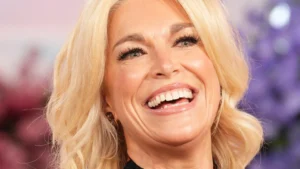 La actriz Hannah Waddingham tiene nueva pareja y seduce a medio mundo con su baile en el programa de Jennifer Hudson. ¡Más personas como ella, por favor!