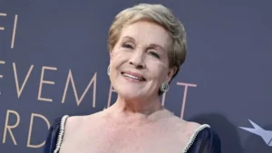 Julie Andrews cumple 91 años. La actriz de Mary Poppins ha ganado un Emmy por 'Los Bridgerton' y publica libros infantiles junto a su hija. ¡No para!
