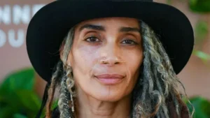 La actriz Lisa Bonet reaparece en París tras varios años alejada de la vida pública y los eventos multitudinarios.