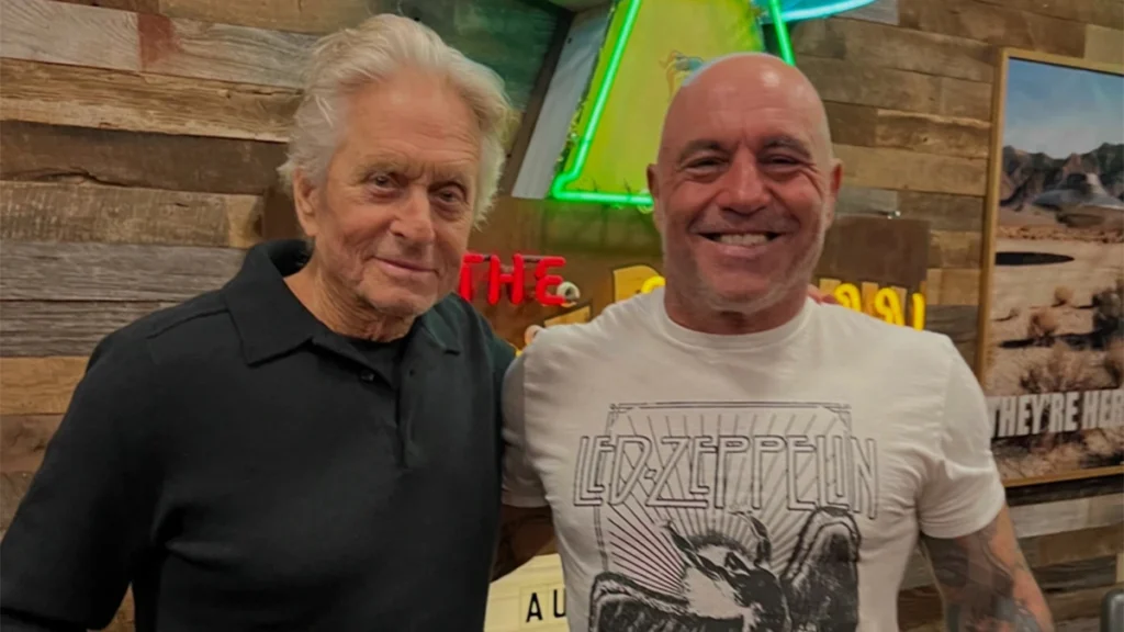 Michael Douglas, ¿amenazado por hippies? El actor cuenta una curiosa historia durante una entrevista con Joe Rogan.