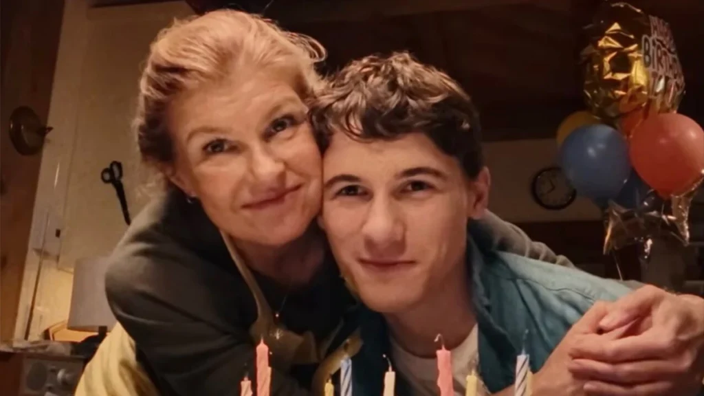 La serie 'Farsante' plantea una idea simple, pero efectiva: ¿y si tu madre ya no es tu madre?