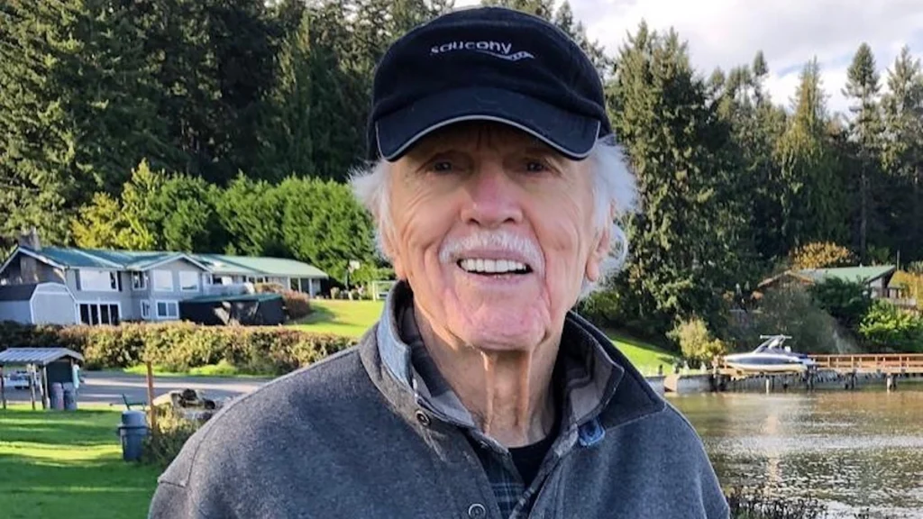 Tom Skerritt.