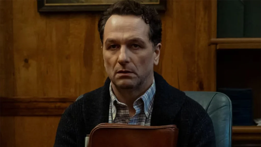 Tom Loftis es el corazón de nuestra crítica de 'La maldición de Widow's Bay'. No me ha encantado la serie, ¡pero entiendo su Emmy a Mejor actor!