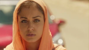 Hiba Abouk, como Fátima en 'El Príncipe', la serie que la lanzó a la fama.