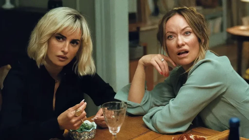 Penélope Cruz y Olivia Wilde, en 'The Invite'.