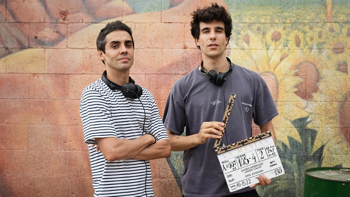 Los Javis, durante el rodaje de 'La Mesías'.