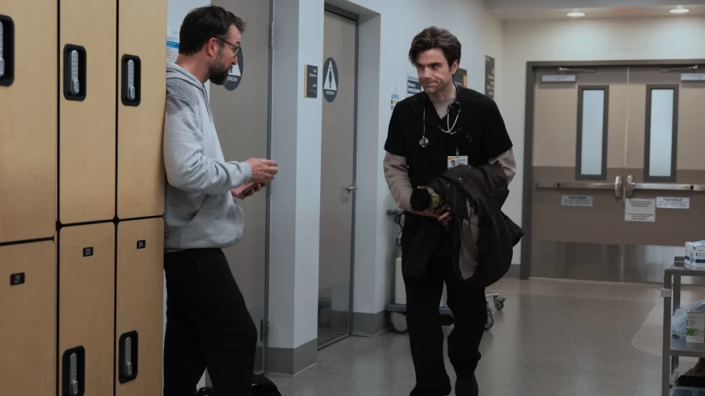 Los doctores Robby y Langdon, en 'The Pitt'.